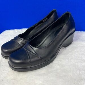 Dansko Women's Elegant Black Wedges